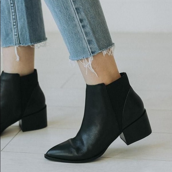 Lulus Shoes - Lulus Chase Black Pointed Ankle Booties